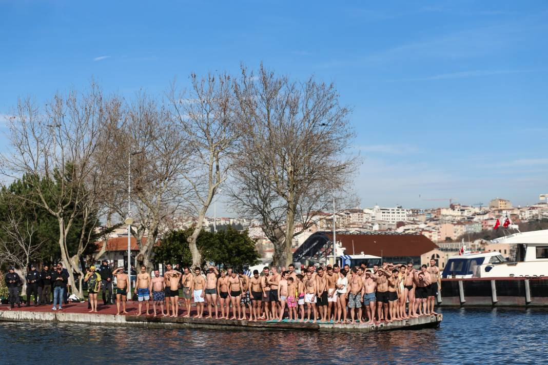 Haliç'te haç çıkarma töreni - Resim: 14